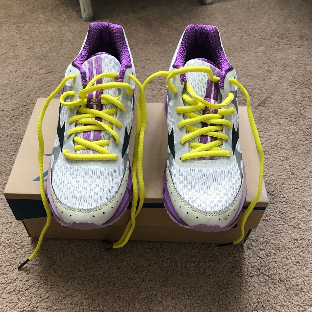 7/7.5 Mizuno Women’s Wave Rider 17